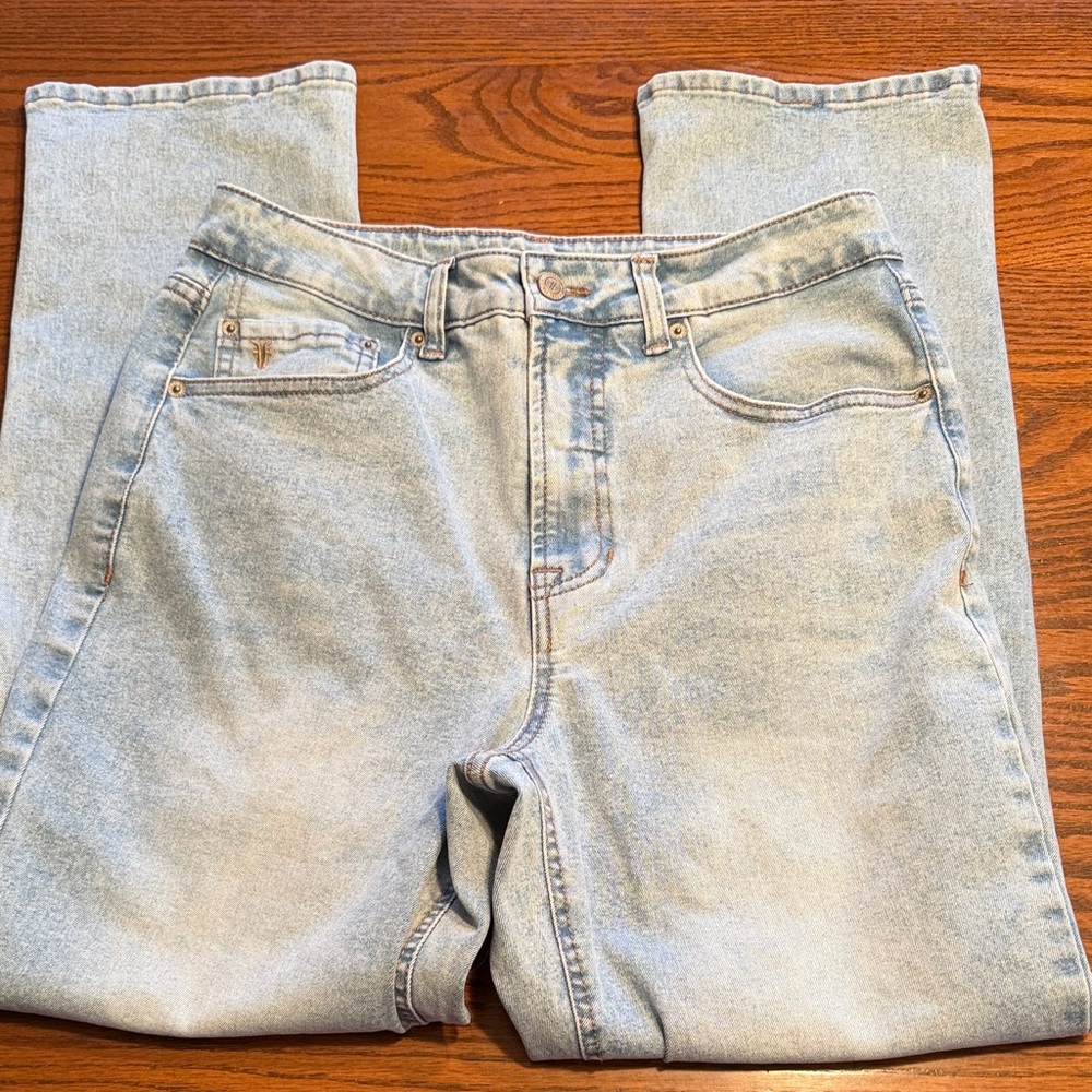 Frye light denim jeans size 6/28 #213